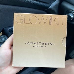Anastasia glow kit